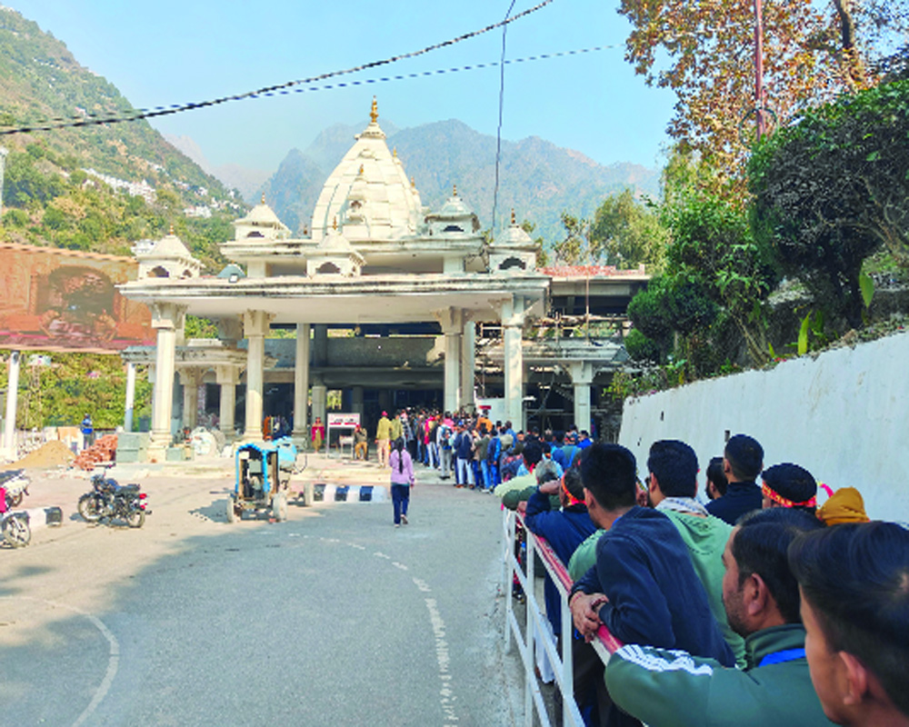 Pilgrims wait in vain as Katra protests continue