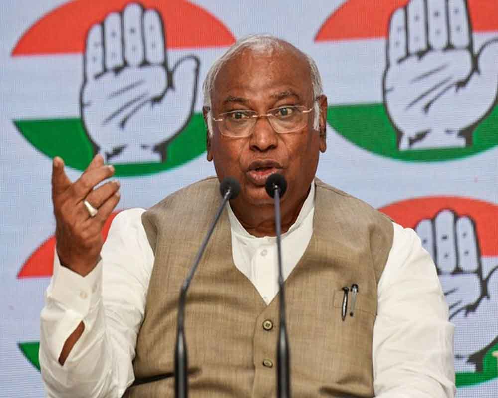PM Modi 'in a perpetual state of denial': Kharge on President's address