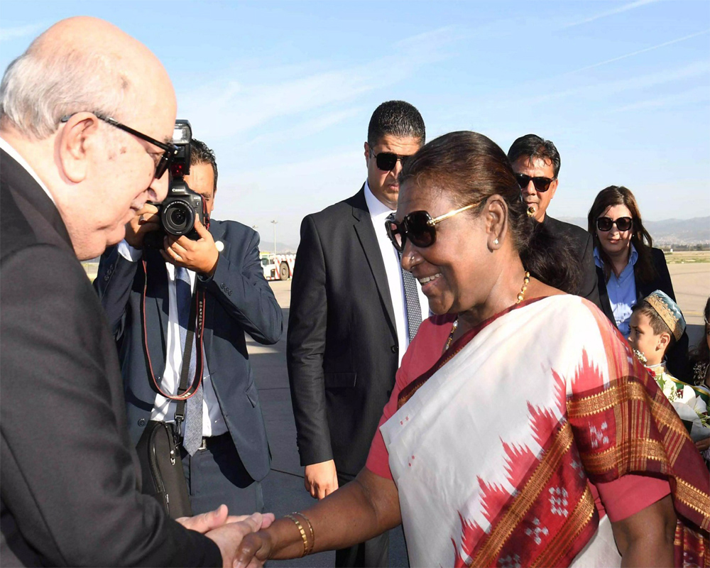 President Murmu interacts with Indian community in Algeria