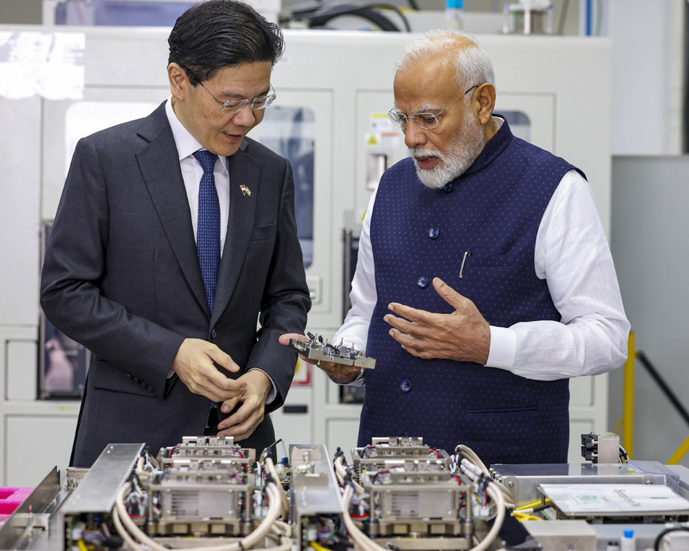 Prime Minister Modi visits semiconductor company in Singapore