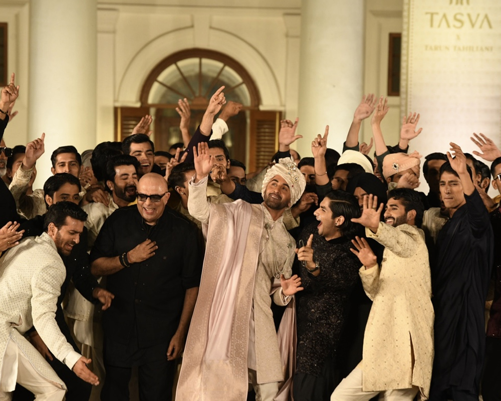 Ranbir Kapoor turns groom for Tarun Tahiliani's collection at LFW X FDCI 2024