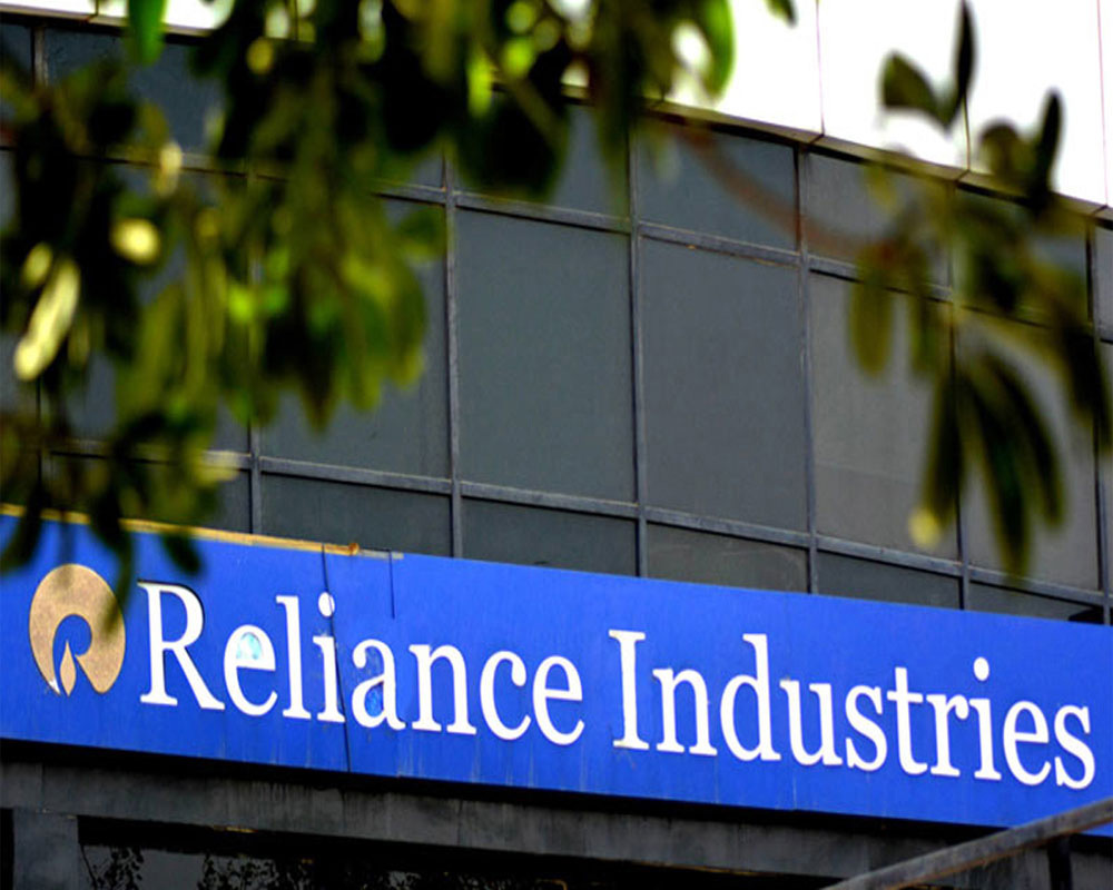 Reliance Industries shares climb nearly 2 pc