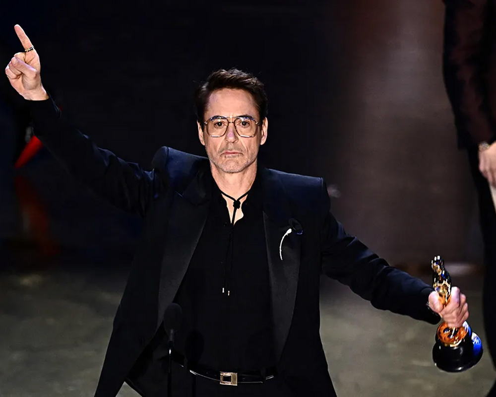 Robert Downey Jr. Wins supporting actor — and his first Oscar — for ...