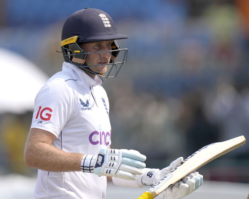 Root surpasses Cook’s 12,472 test runs as England reaches 232-2 in first test against Pakistan