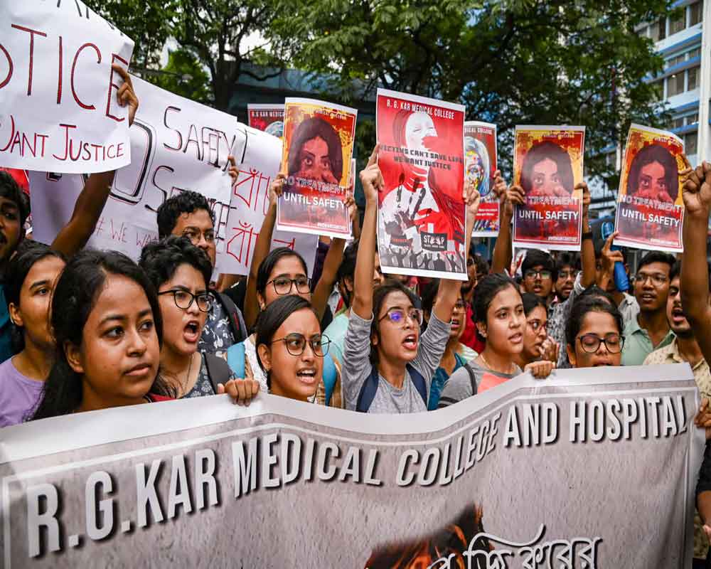 School teachers hold protest march in Kolkata against doctor's rape, murder