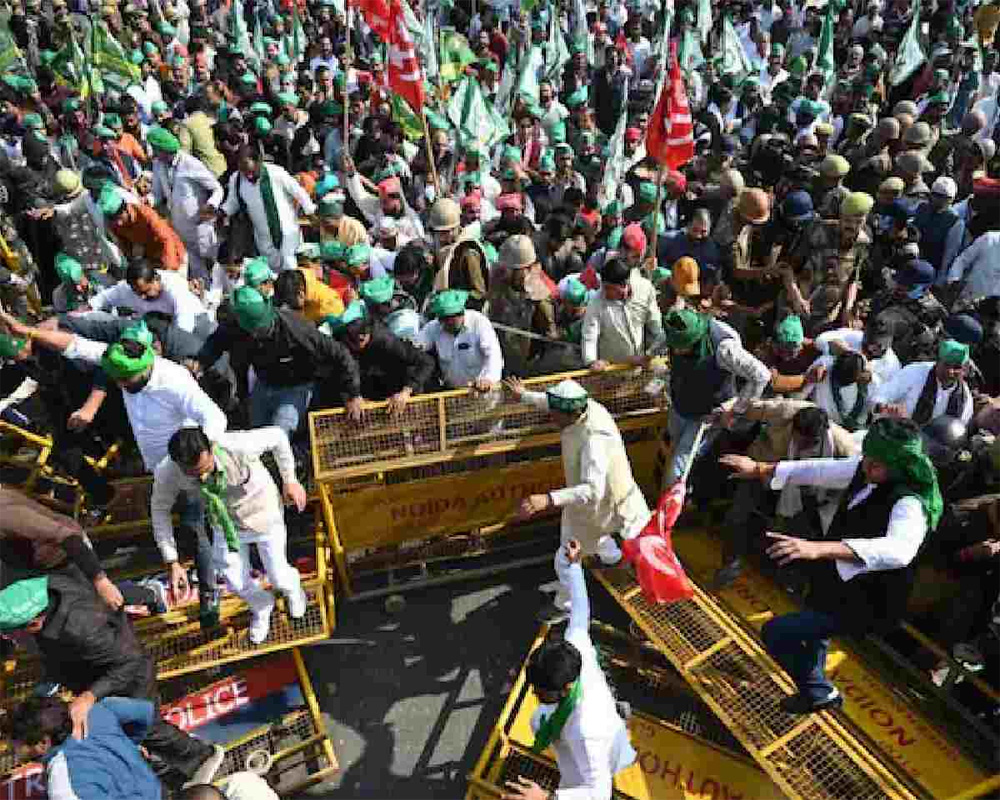 Security beefed up at Delhi's Singhu border ahead of farmers' march