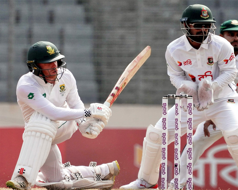 South Africa leads Bangladesh by 137 runs at lunch on Day 2 of 1st Test