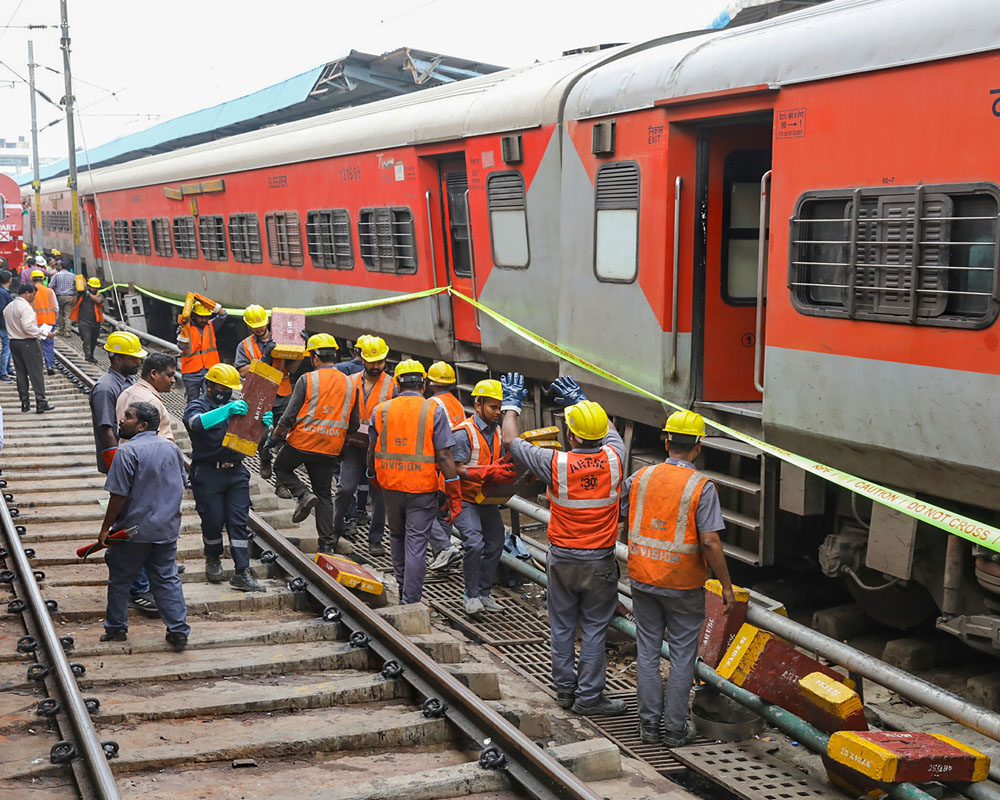 Three coaches of Charminar Express derail at Hyderabad station, six injured