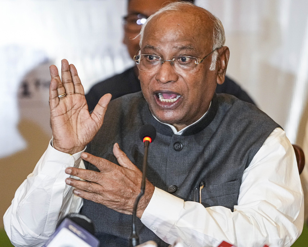 Trumpeted 100-day agenda before polls but after 95 days, govt 'vacillating': Kharge targets PM Modi