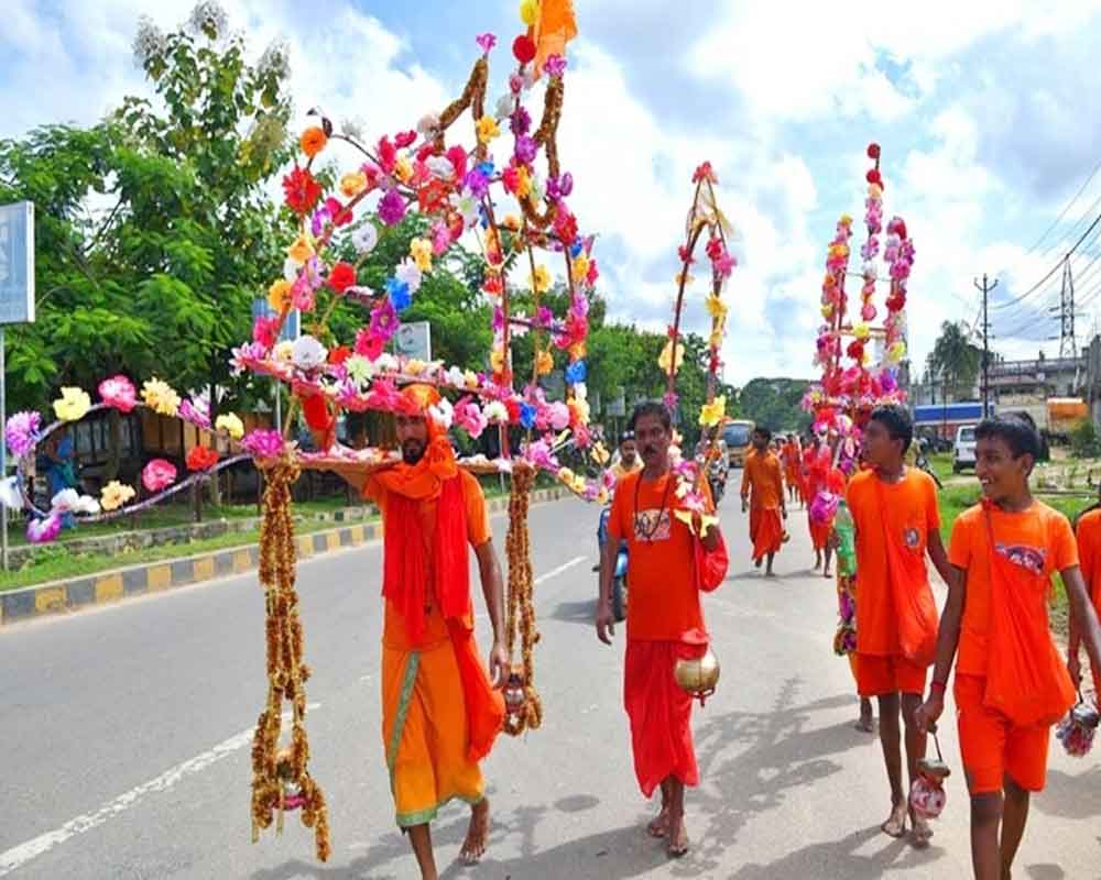 UP govt to monitor Kanwar Yatra with helicopter, shower flowers on kanwariyas