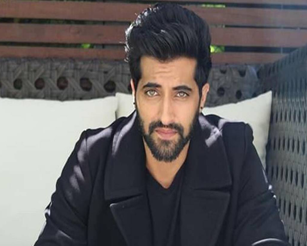 Yash's next Kannada movie adds actor Akshay Oberoi