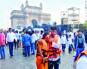 13 dead, in ferry-Navy speed boat collision off Mumbai coast