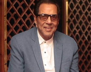 Actor Dharmendra summoned by Delhi court in cheating case