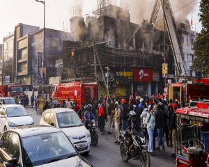 Fire breaks out in Rajouri Garden restaurant; 10 fire tenders rushed