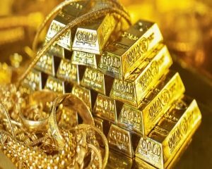 Gold hits fresh record high of Rs 78,900 per 10g in Delhi