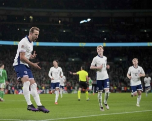 Harry Kane sparks England rout against Ireland and Nations League promotion