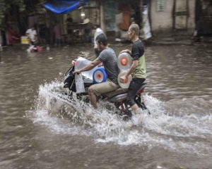 Heavy rains in many areas of Gujarat; Palsana in Surat receives over 150 mm rainfall in 10 hrs