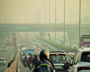 Mask up! Traffic congestion jams your lungs with poison