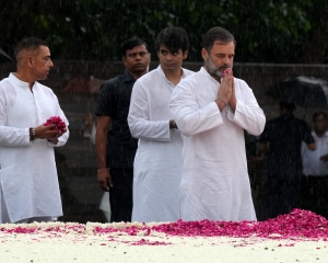 Papa, will fulfil your dreams for India: Rahul on Rajiv's birth anniversary