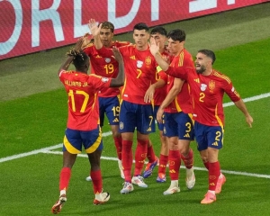 Spain beats Italy 1-0 and advances to knockout round at Euro 2024