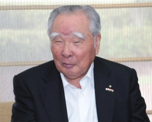 Suzuki Motor former boss Osamu Suzuki, who turned minicar maker into global player, dies at 94