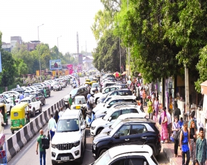 Too many cooks, keep Delhi’s traffic cauldron boiling