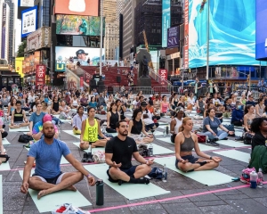 Yoga enthusiasts worldwide mark 10th International Day of Yoga