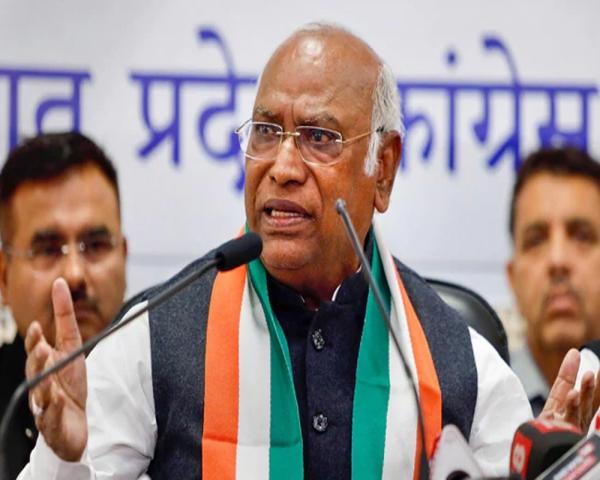 PM's new year resolutions nothing short of 'jumlas' destroying lives of people: Kharge