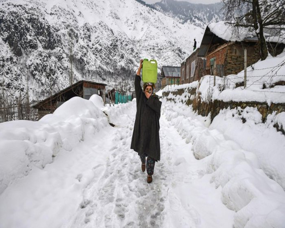 Cold conditions intensify in Kashmir amid clear sky; Pahalgam shivers at minus 10.4 deg C