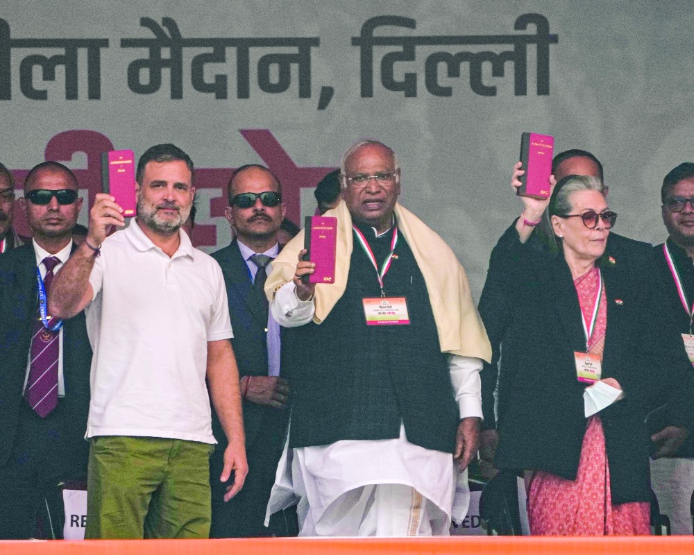 Congress seeks ouster of BJP, accuses it of ‘Vote Chori’