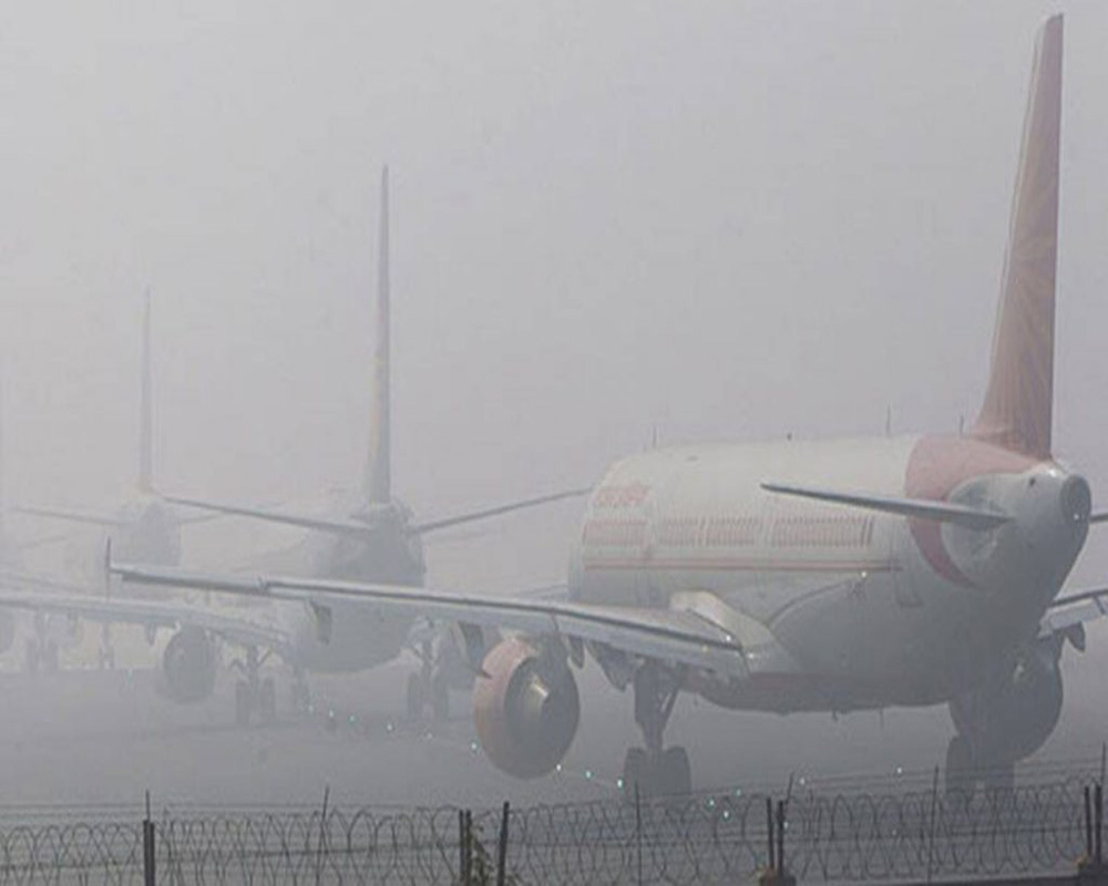 Dense fog engulfs parts of Kashmir, hits flight operations at Srinagar airport