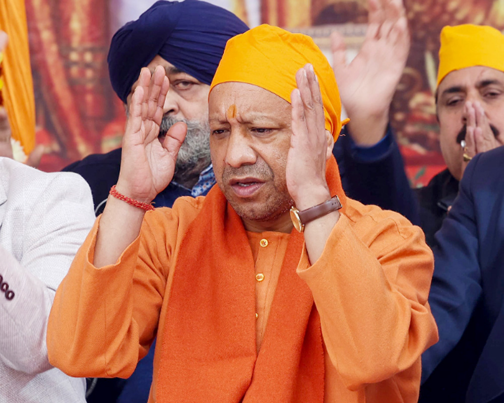 Guru Gobind Singh's life inspires everyone to follow path of service: Adityanath