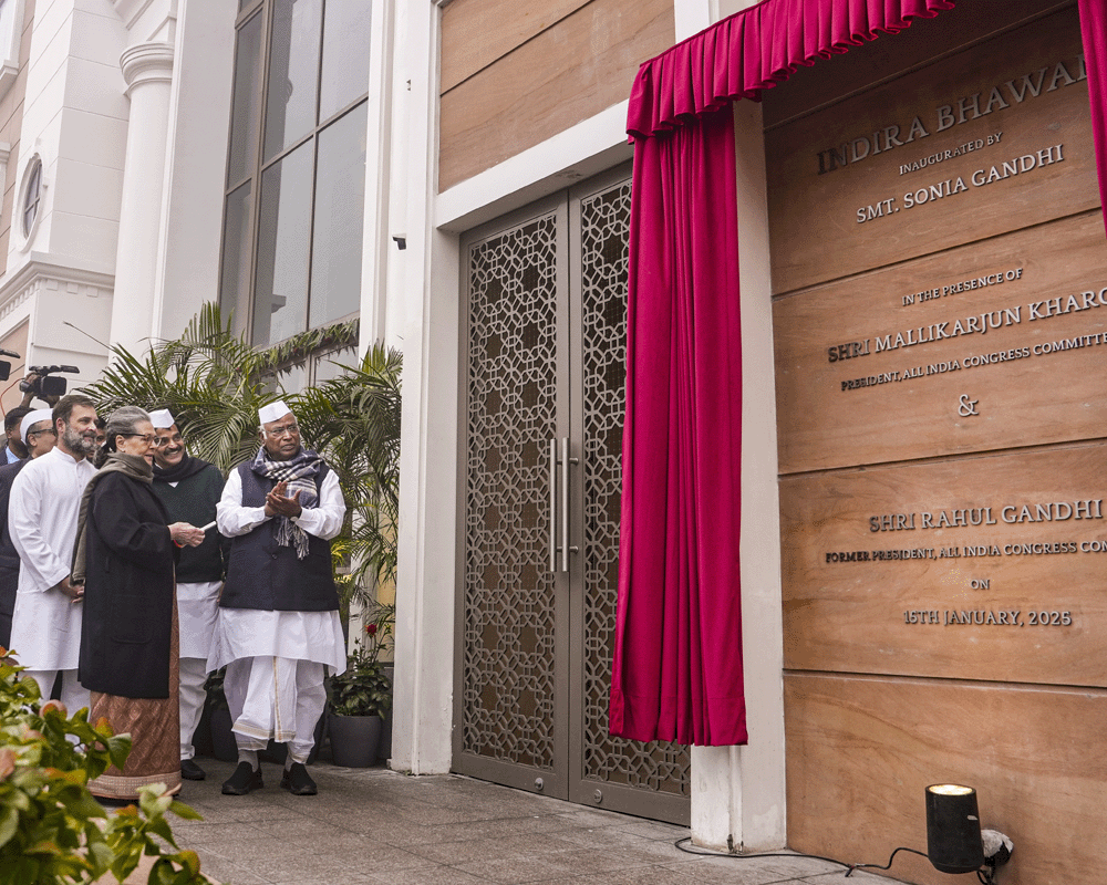 Sonia Gandhi inaugurates Cong's new Kotla Road headquarters