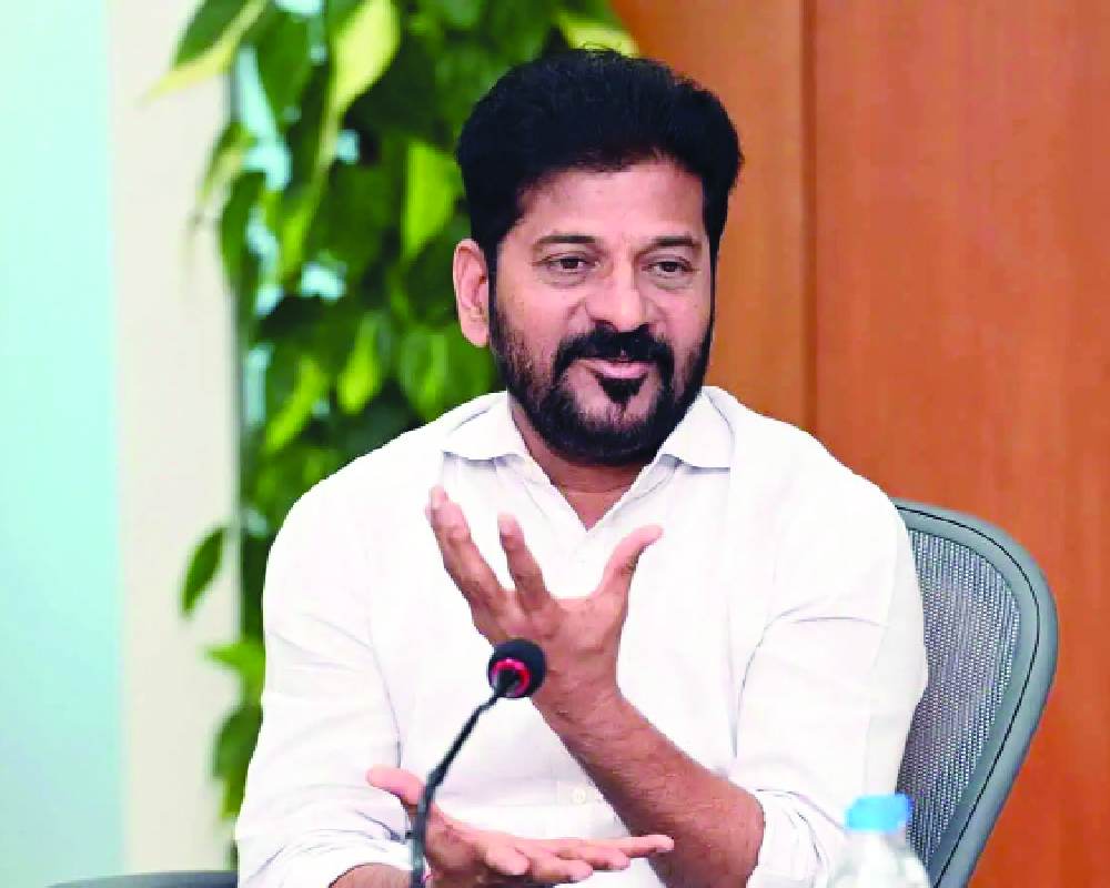 Telangana CM Reddy briefs PM on State economic goal