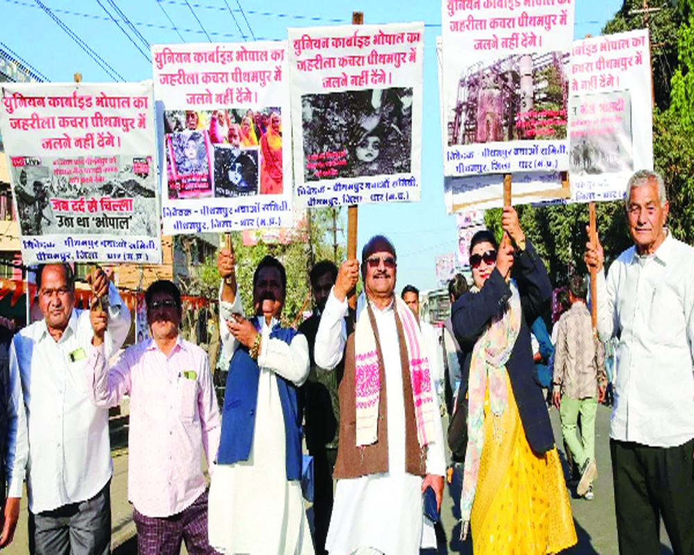 Union Carbide waste disposal: Protests rock Pithampur, two attempt self-immolation