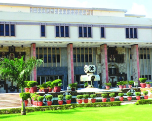 Apple approaches Delhi HC against global turnover-based penalties on multinationals under competition law