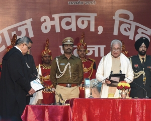 Arif Mohammad Khan takes oath as Bihar governor