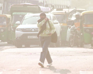 Blinding volcano ash drifts to China