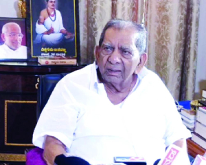 Congress leader Shamanuru Shivashankarappa dies at 95