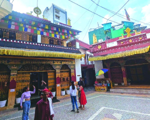 Delhi HC asks authorities to take action against illegal shops in Majnu ka Tila