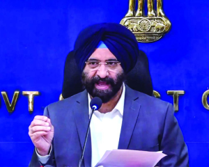 Government to seal polluting units, warns offices on WFH rules