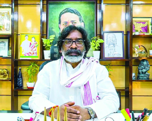 Hemant Soren marks one year by giving 9,000 job letters