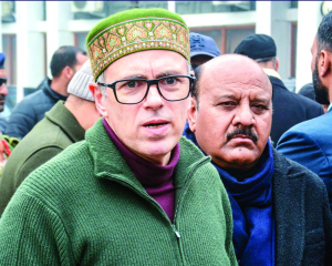 J&K CM reviews development works in Srinagar