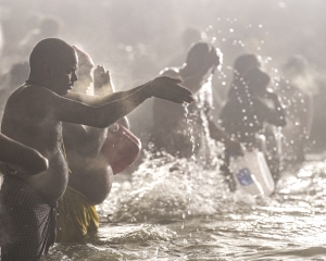 Maha Kumbh: Devotees brave biting cold to take holy dip in Sangam