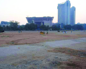 MCD orders removal of illegal structures at Ramlila Ground