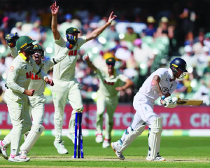 Nathan picks off 3 key wickets to set Australia on course for Ashes series win