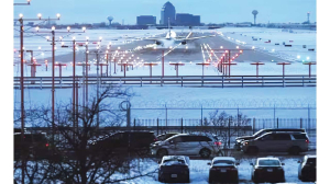 Snow disrupts thousand flights across Northeast US