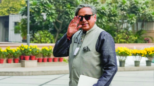 Tharoor backs Digvijaya in matter of ‘strength’