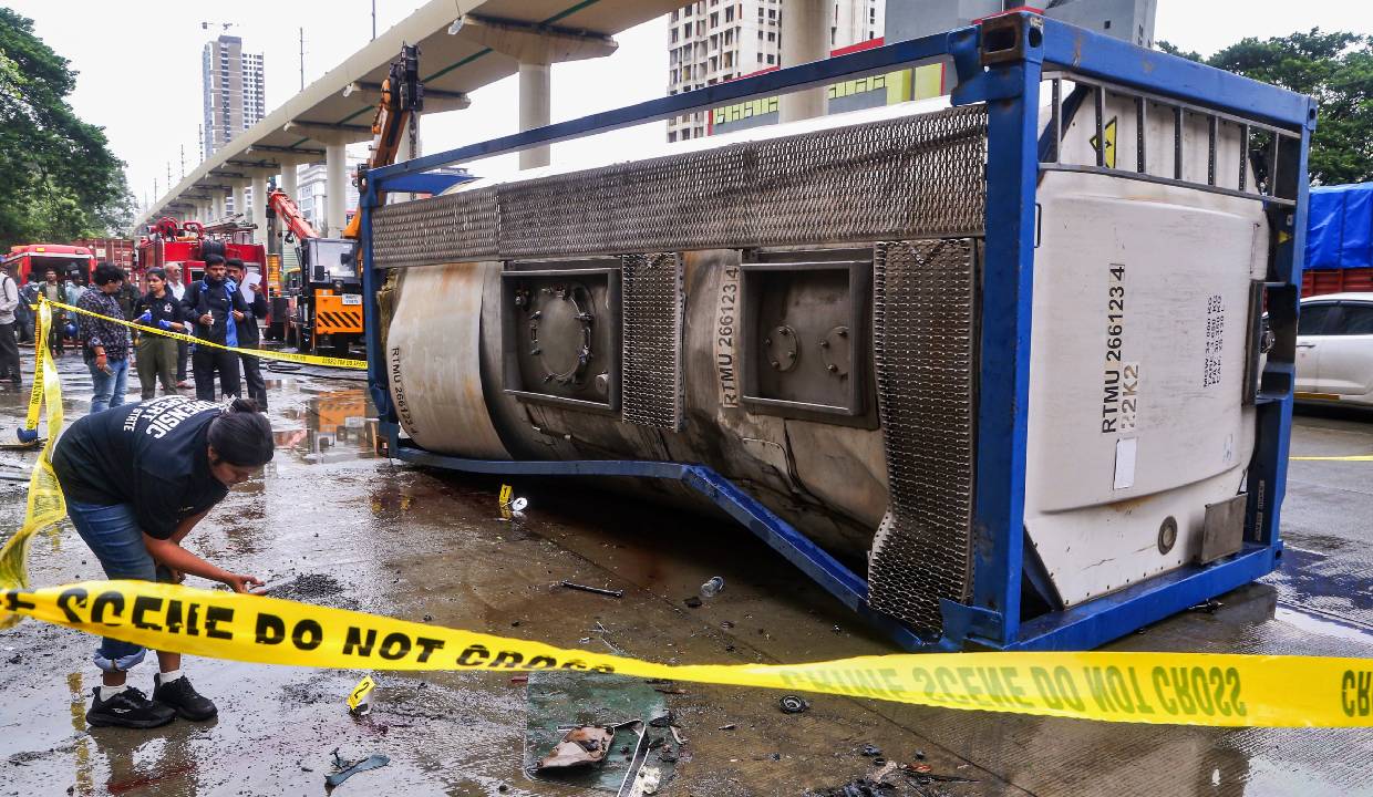 2 Killed after chemical tanker overturns and crushes autorickshaw in Thane