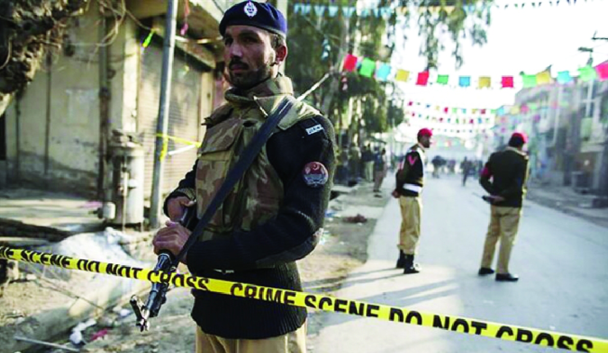 2 policemen killed in attack in Pakistan